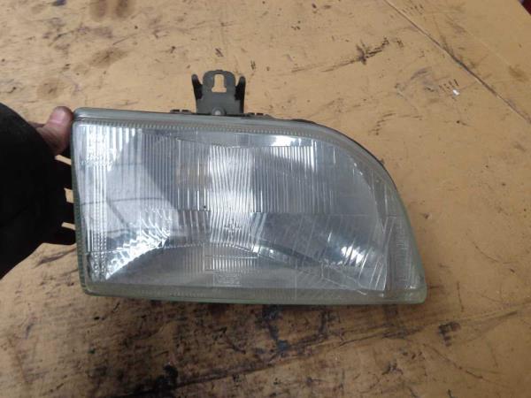 PHARE DROIT FORD - Vue 1